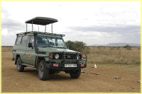 safari land cruiser 